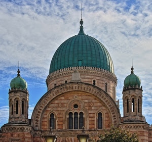 nuvole, cielo, finestre, cupole, chiesa, arco, trifora, azzurro, lampioni, cupola, verde, colonne, moschea, trifore