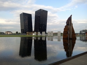 acqua, grattacieli, cielo, riflessi, riflesso, architettura, fontana, nuvole, lago, torri