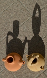 ombre, due, terracotta, vasi, pavimento, anfore, ombra, marrone, piastrelle, cerchio, ocra, brocca